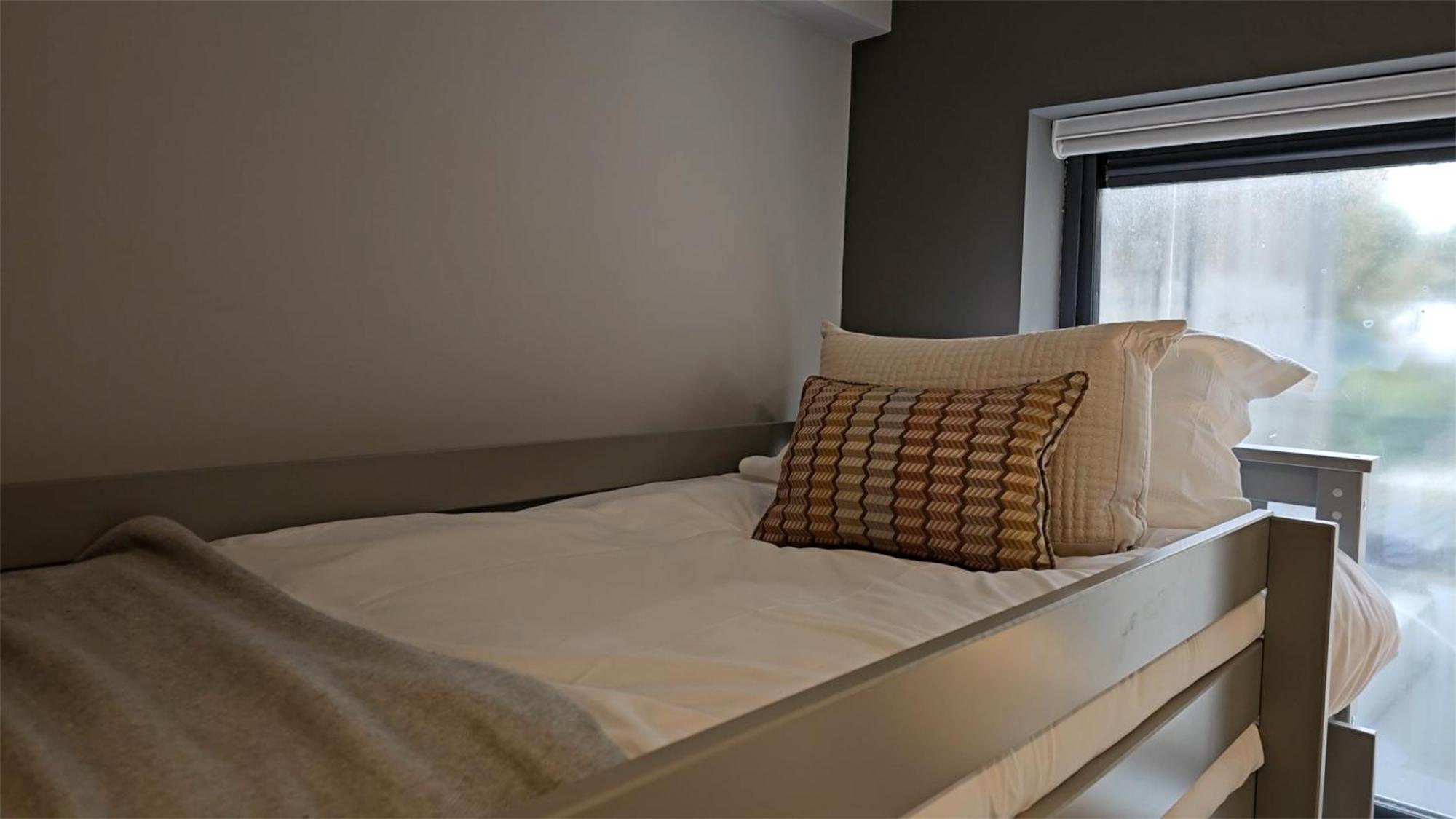 Madison House Aparthotel กัลเวย์ ภายนอก รูปภาพ